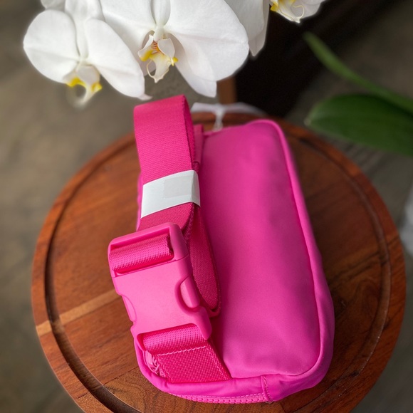 Lululemon SONIC PINK Everywhere Belt Bag 1L - Picture 13 of 13